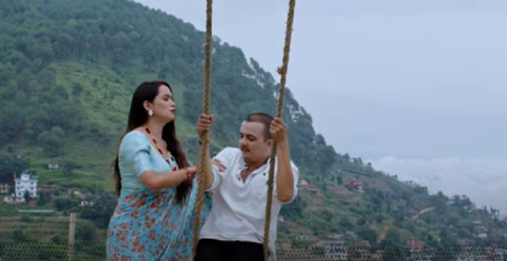 विष्णु खत्रीले ल्याए दसैँगीत  ‘प्यारो गाउँघरमा’ (भिडिओ)